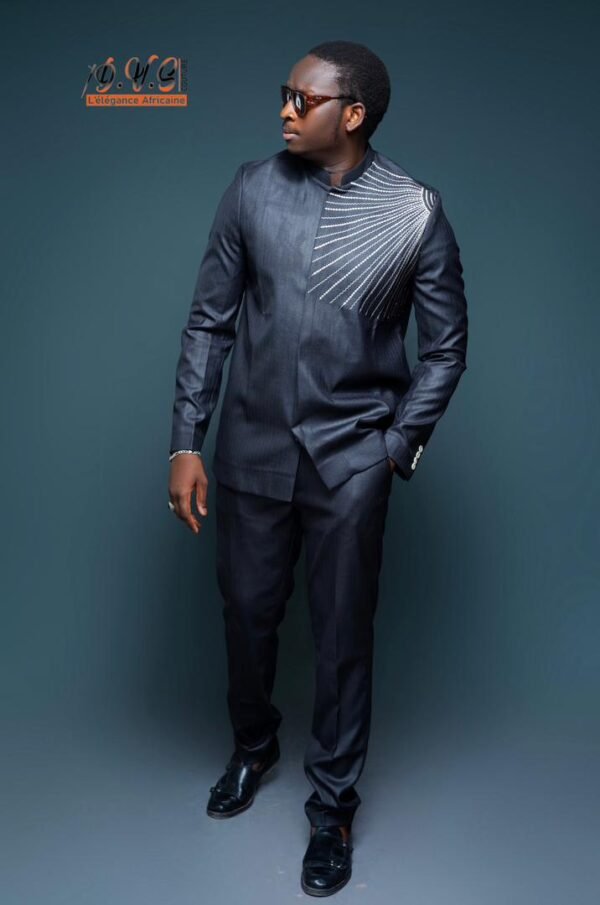 Costume africain bleu de nuit