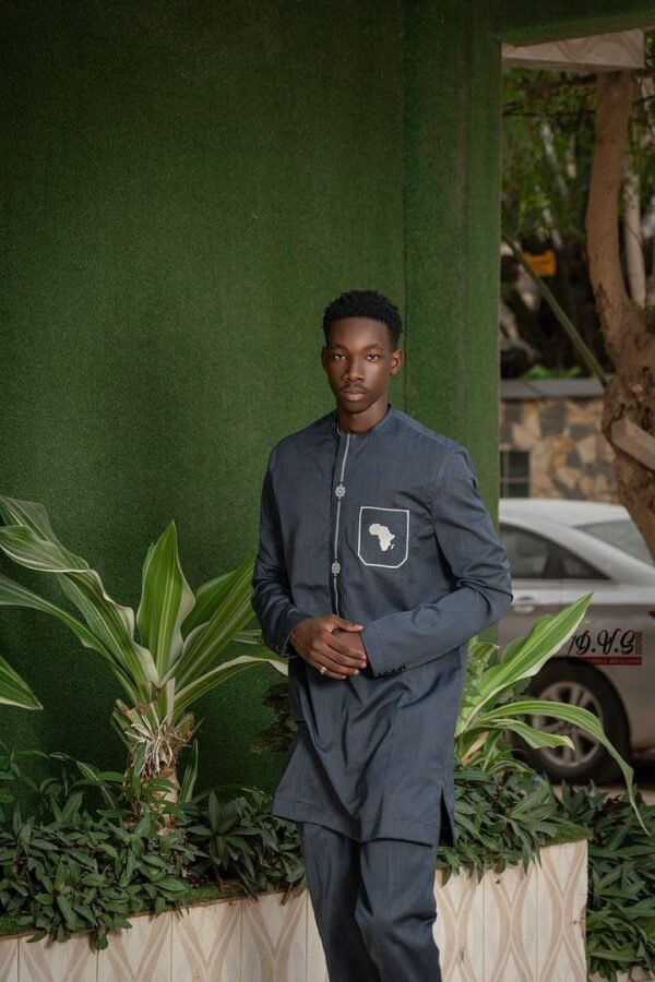 Costume africain bleu bic avec la carte de l’afrique – Image 2